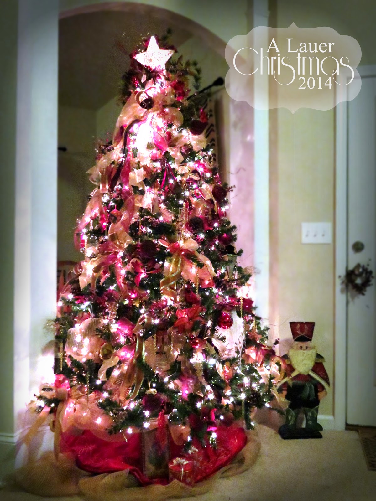 A Lauer Christmas Home Tour - Cardinals, Candy canes & Burlap - Kitchen, Bath and Dinning Room ...